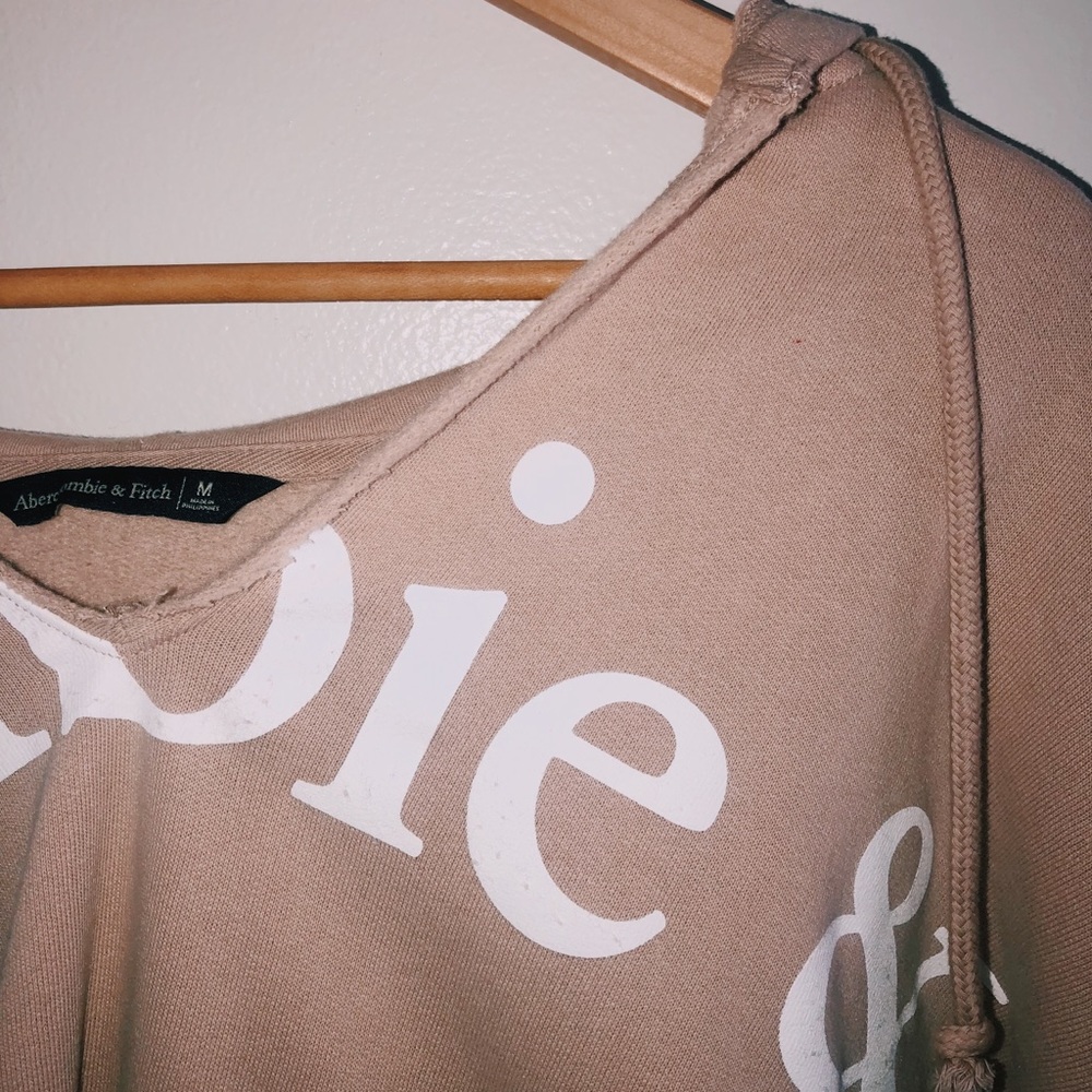 Abercrombie & Fitch Graphic Cropped Hoodie - Picture 3 of 3